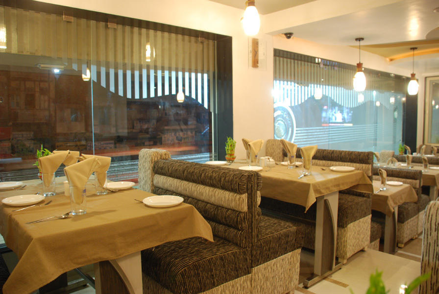 Capital O 978 Marshall The Hotel Ahmedabad Exterior photo