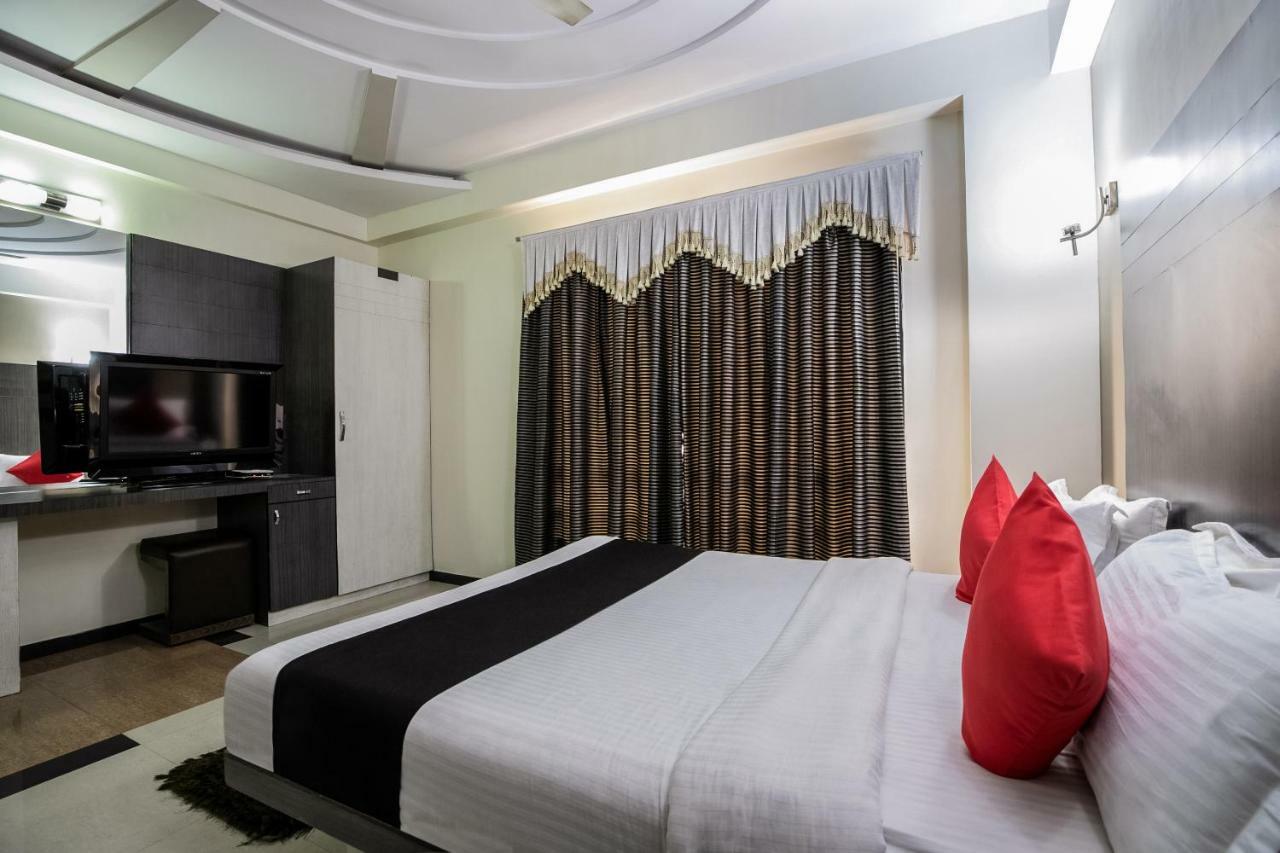 Capital O 978 Marshall The Hotel Ahmedabad Exterior photo