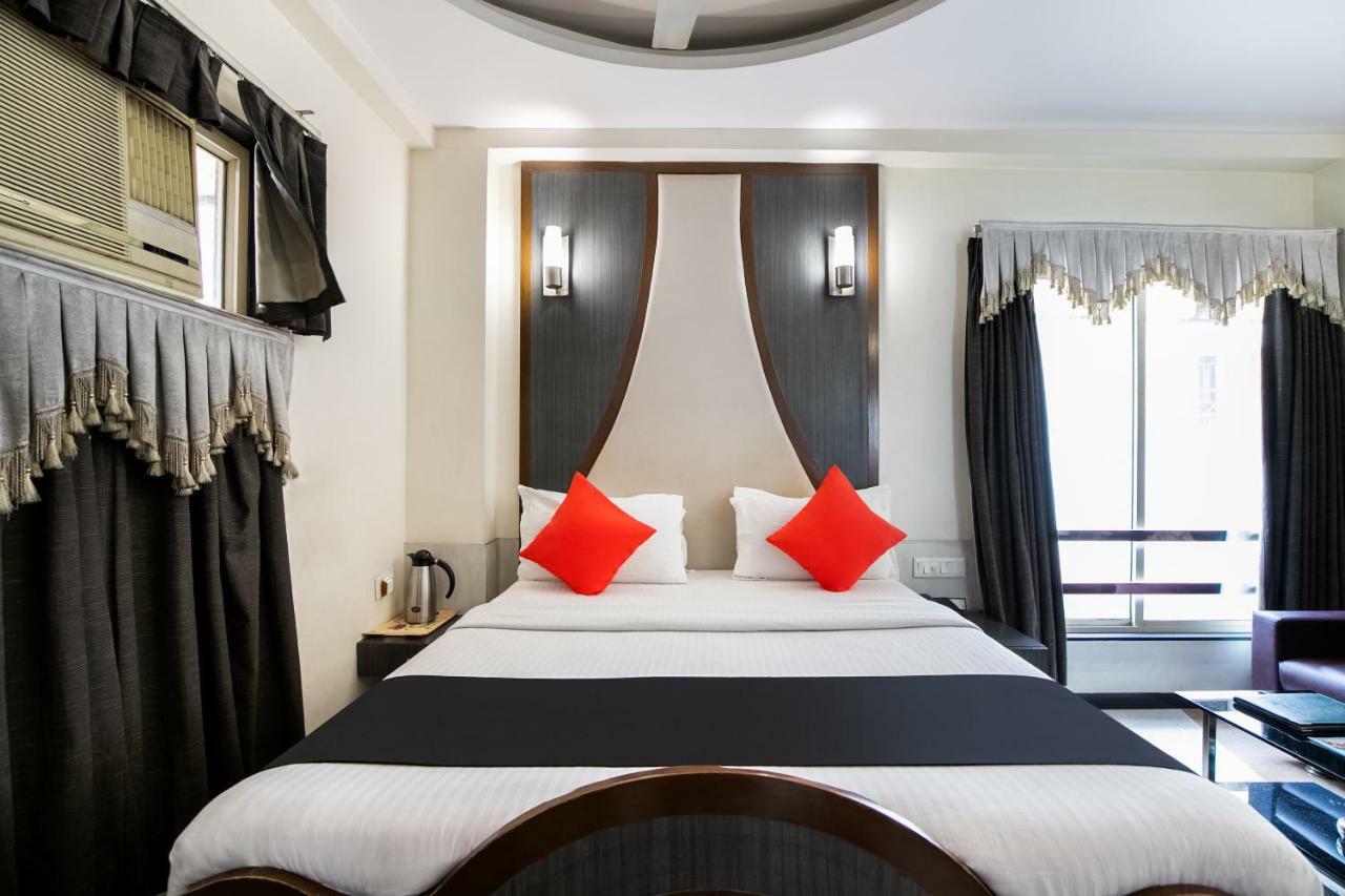 Capital O 978 Marshall The Hotel Ahmedabad Exterior photo