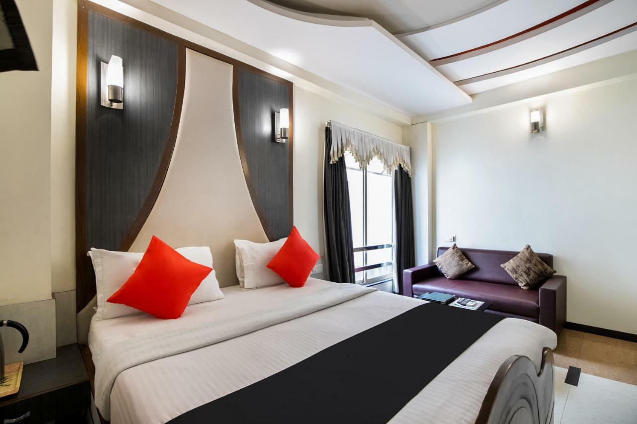 Capital O 978 Marshall The Hotel Ahmedabad Exterior photo
