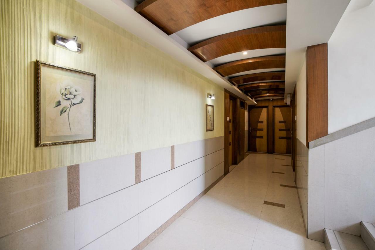 Capital O 978 Marshall The Hotel Ahmedabad Exterior photo