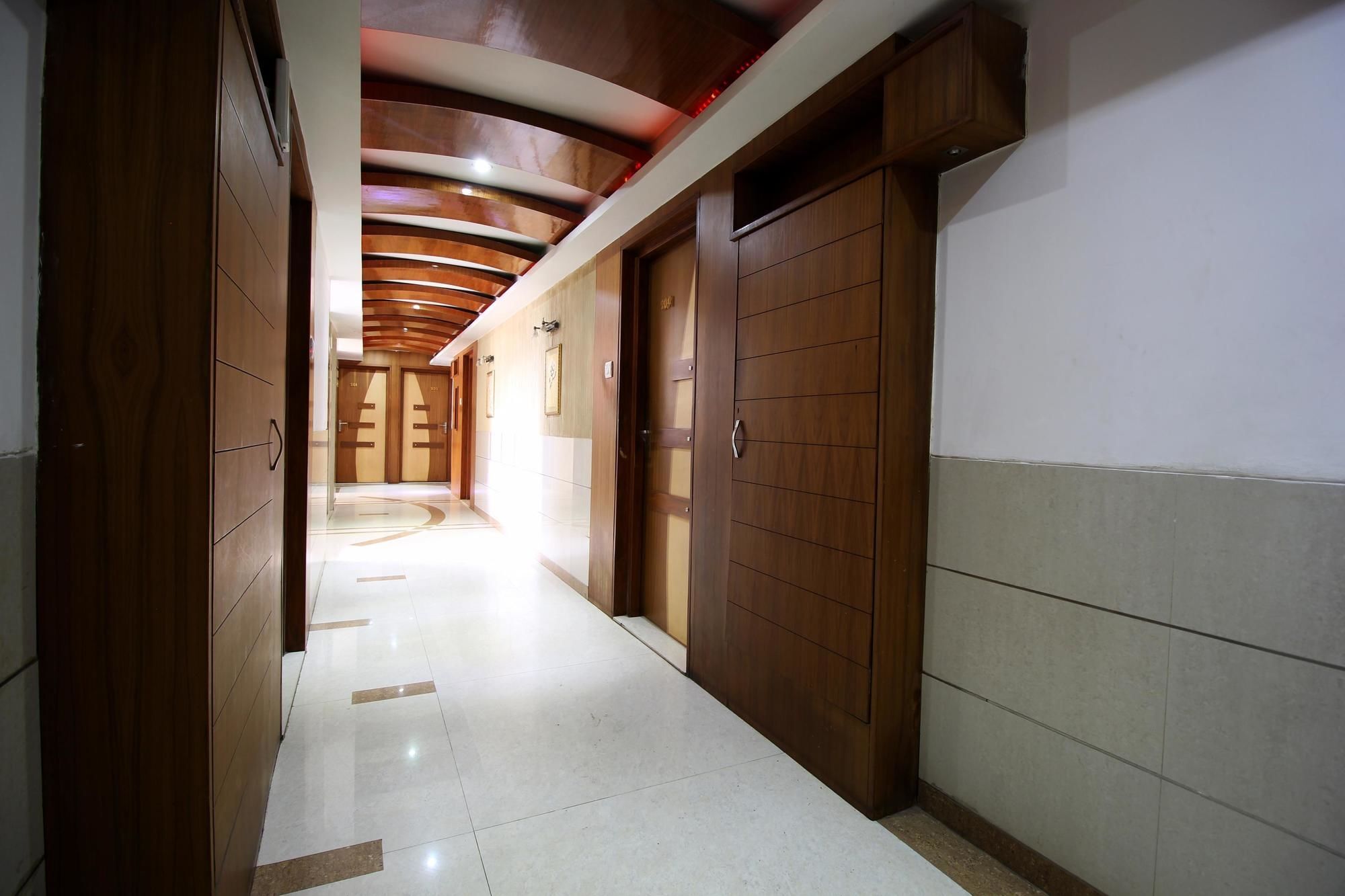 Capital O 978 Marshall The Hotel Ahmedabad Exterior photo