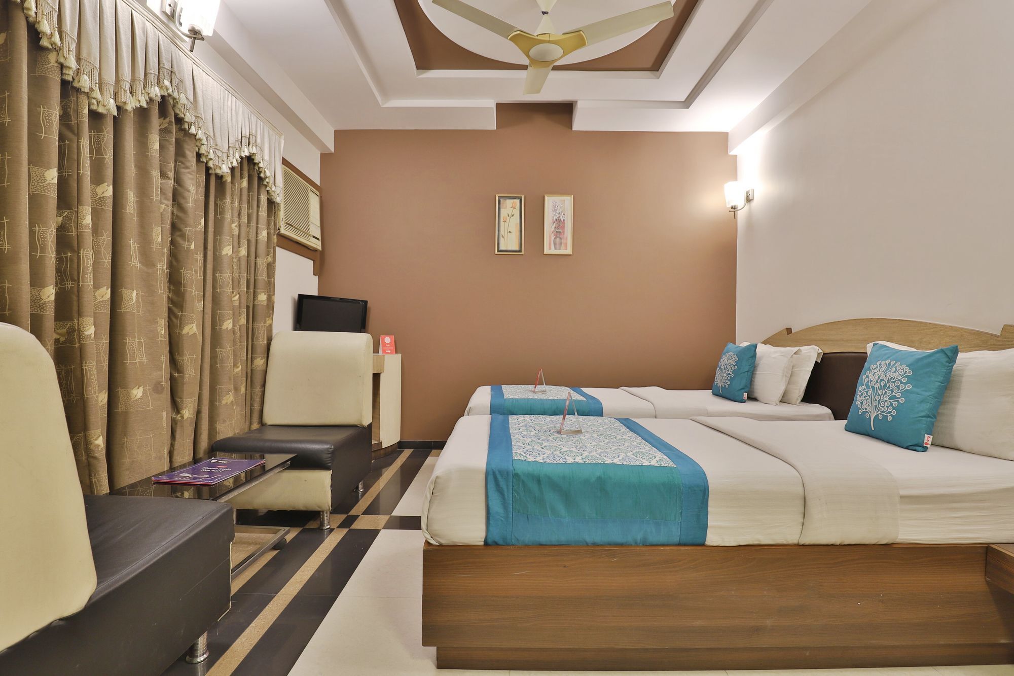 Capital O 978 Marshall The Hotel Ahmedabad Exterior photo