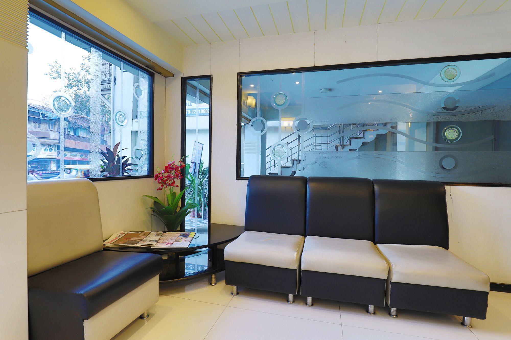 Capital O 978 Marshall The Hotel Ahmedabad Exterior photo