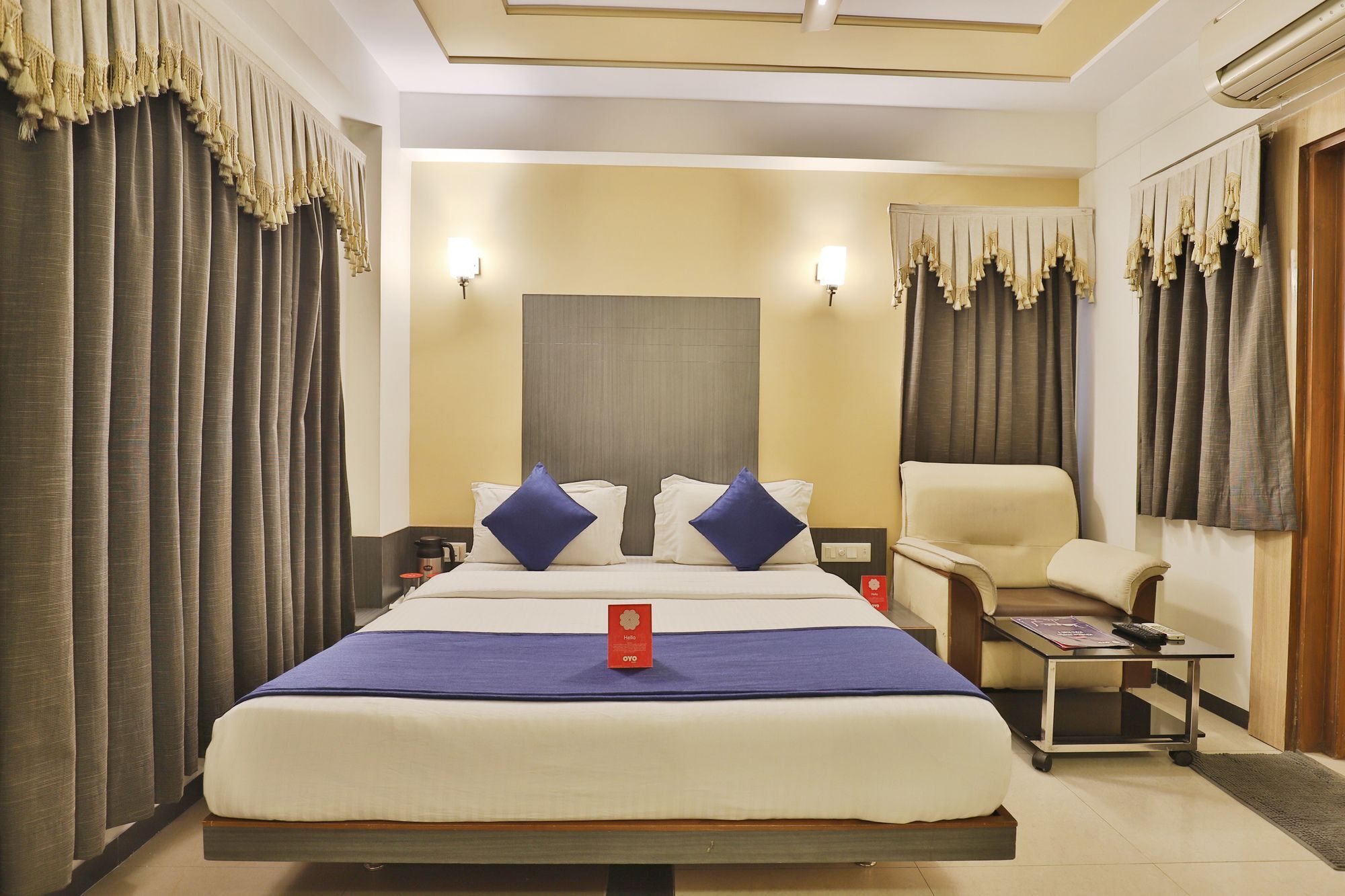 Capital O 978 Marshall The Hotel Ahmedabad Exterior photo